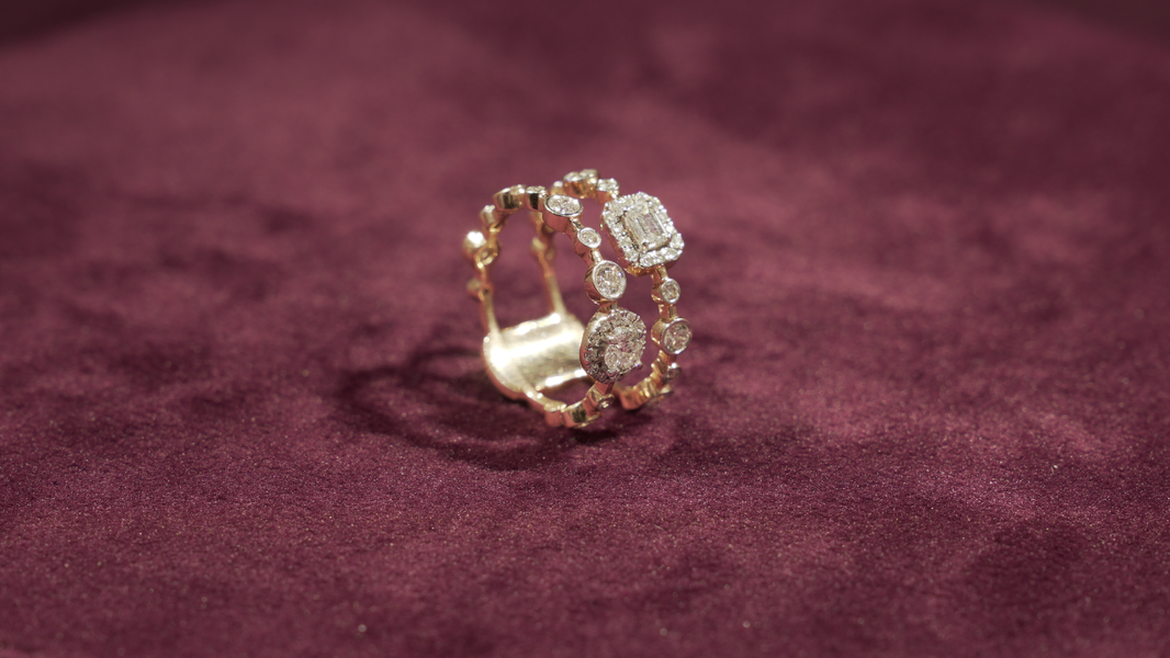 How to Pick a Classic Lab Diamond Engagement Ring That Still Feels Unique